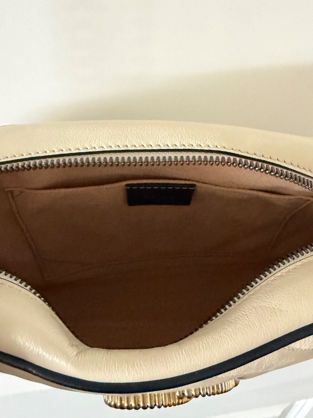 Gucci GG Marmont Torchon Small Camera Bag in Mystic White, Blue Agata - Picture 6 of 6